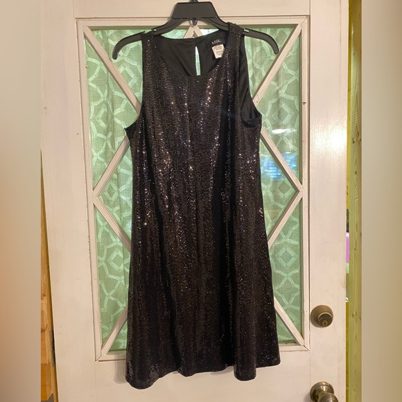 Women’s Sleeveless Sequin Dress - Picture 3 of 3
